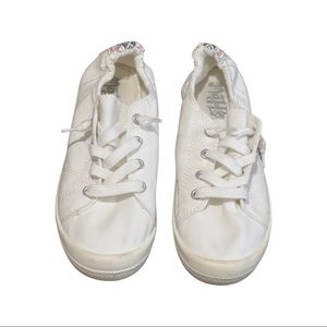 White slip on tennis shoes